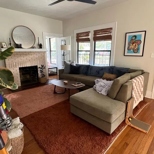 Decorating with moroccan rugs in trendy colors