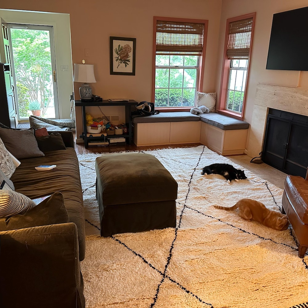 The Ethical Story Behind Handmade Beni Ourain Rugs