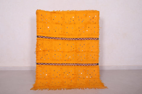 Alfombra bereber marroquí de color naranja Falt, 3.1 pies x 4.1 pies