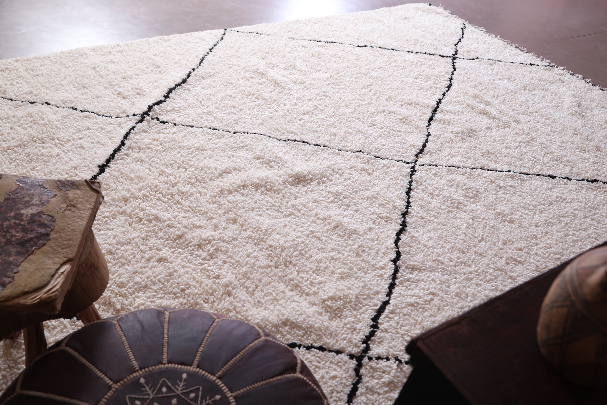 Custom white moroccan rug with black pattern – Handcrafted – Beni ...