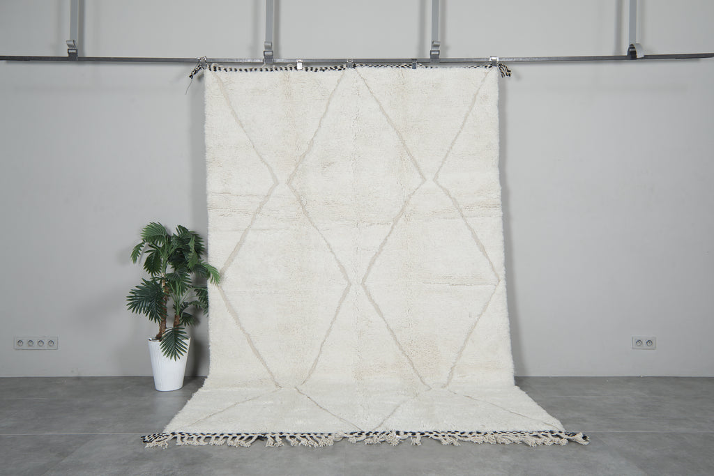 Simple Moroccan rug  6.5 FT X 9.8 FT