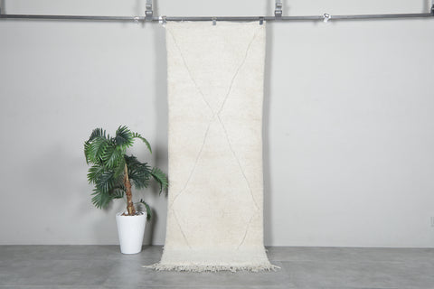 Simple Moroccan rug  2.7 FT X 7.9 FT