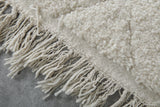 Simple Moroccan rug  2.7 FT X 7.9 FT