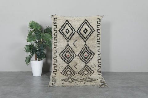 Vintage Moroccan rug 3.2 FT X 5.7 FT