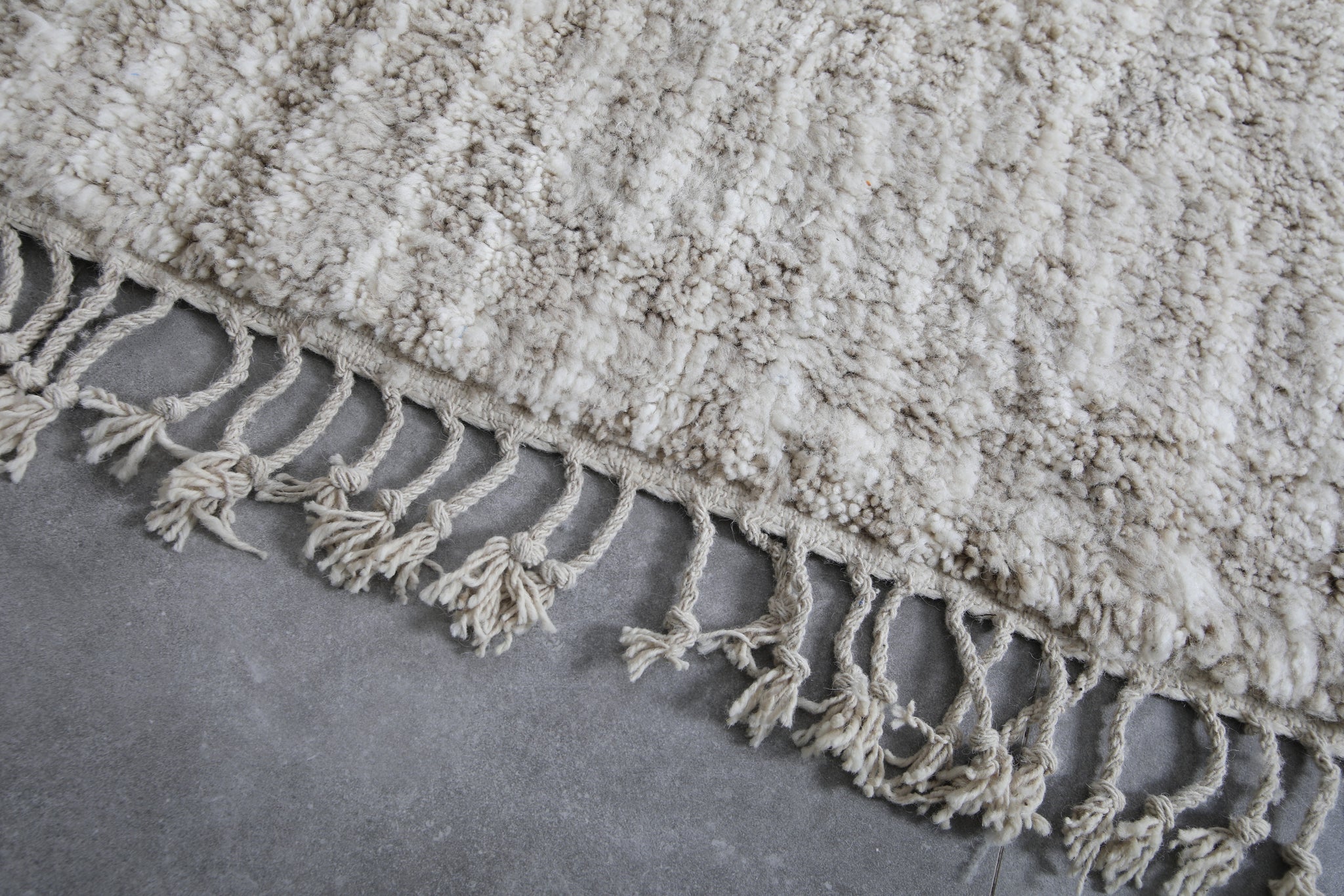 Custom Beige Moroccan Rug – White Striped Design – Beni ourain rug