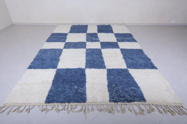 Custom white & blue checkered rug – Stylish and unique design