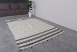 Handwoven berber moroccan rug - 6 FT X 9.5 FT