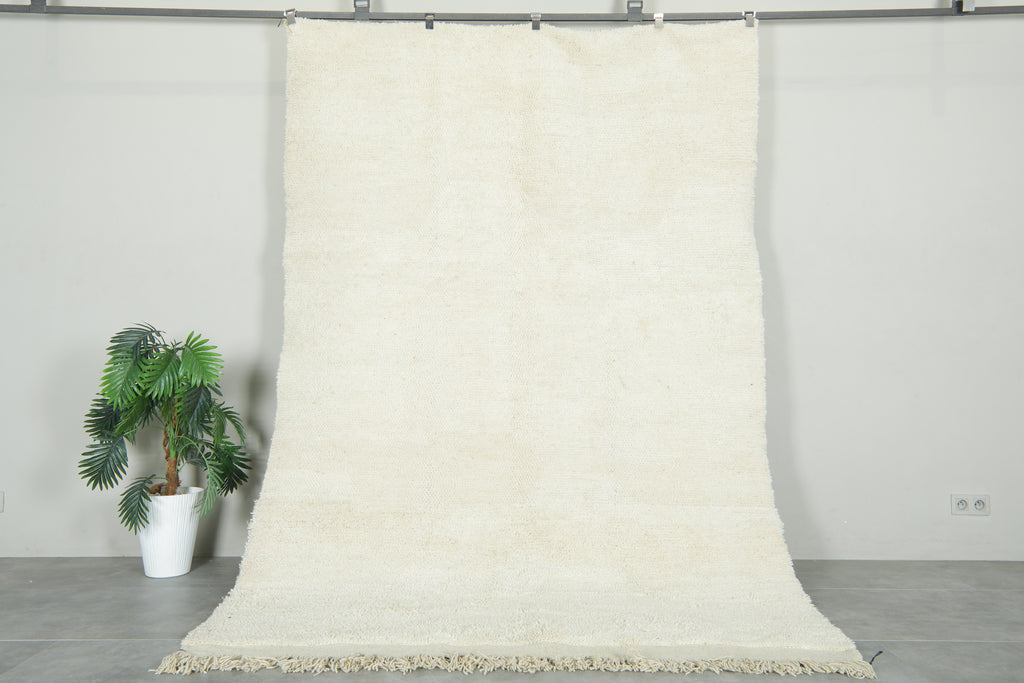 Minimalist white Moroccan wool rug - Handwoven beni ourain style - 6.3 ft x 8.9 ft