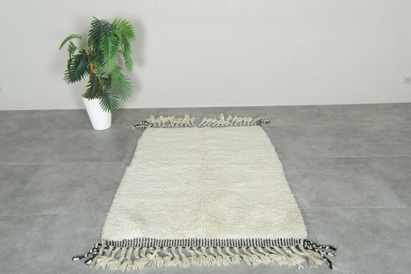White Moroccan minimalist wool rug - 3.6 ft x 4.9 ft