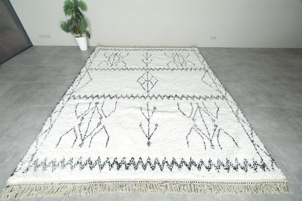 White beni ourain rug with black geometric design - Custom size