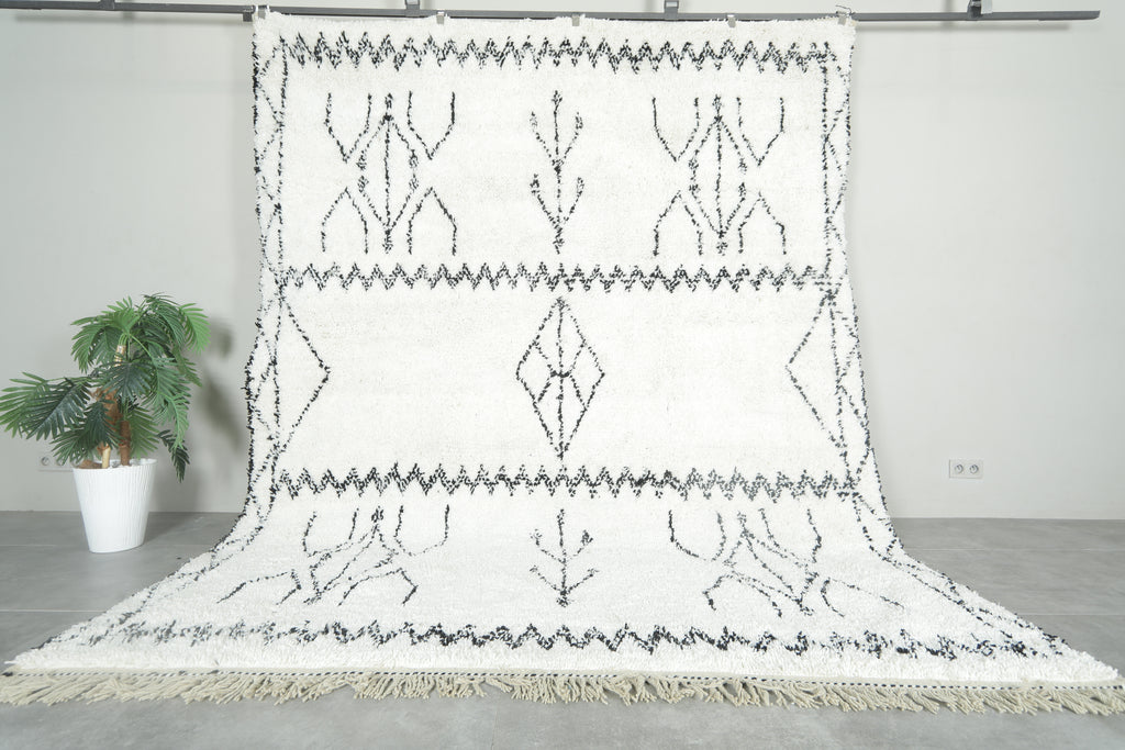 White beni ourain rug with black geometric design - Custom size