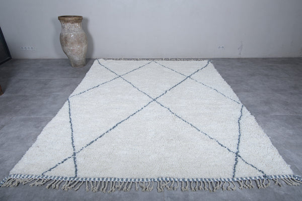 Custom white trellis Moroccan rug - Elegant design
