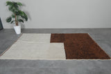 Handmade Moroccan Wool Rug 4.7 x 8 ft - Minimalist Brown & Cream Design