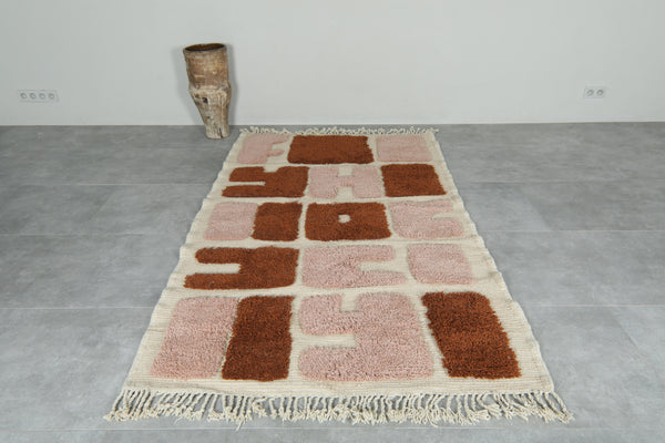 Modern abstract moroccan rug – 3.6 x 6.2 ft bold rose & rust design
