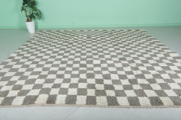 Checkered Moroccan rug – Gray and white (10 x 9.6 ft)