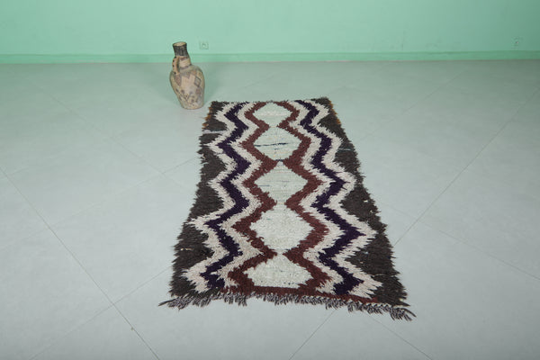 Handwoven Moroccan berber rug 2.7 x 5.7 ft zigzag pattern shag