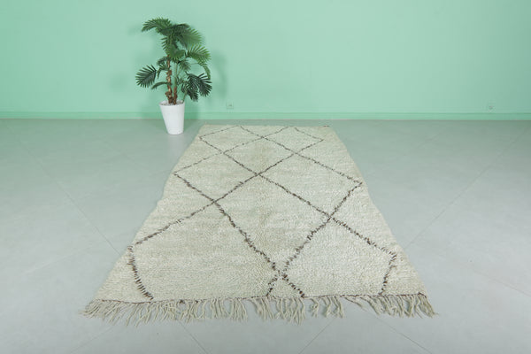 Vintage handmade Moroccan berber rug - 4.9x8.3 FT