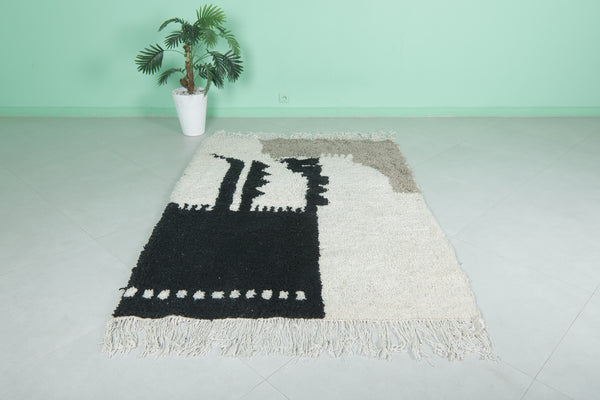 4.8 FT × 6.4 FT Moroccan beni ourain rug – Abstract black, white & taupe wool rug
