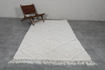 4.9 x 8.3 FT Moroccan Rug – Subtle White Diamond Pattern