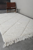 4.9 x 8.3 FT Moroccan Rug – Subtle White Diamond Pattern