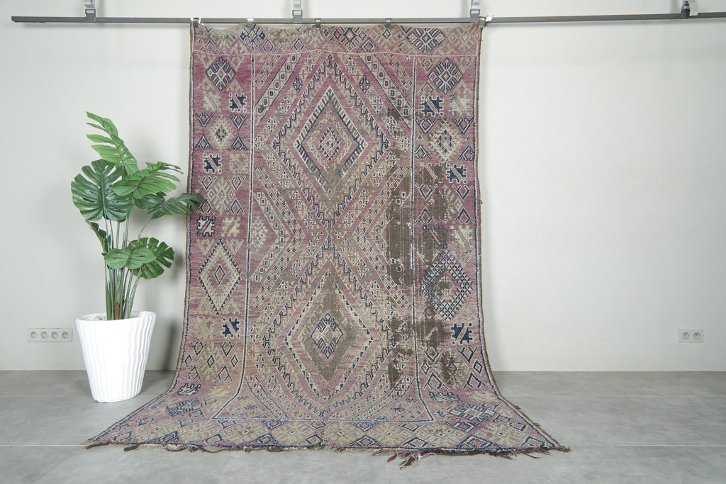 Moroccan vintage geometric design rug - 6 ft x 9.5 ft