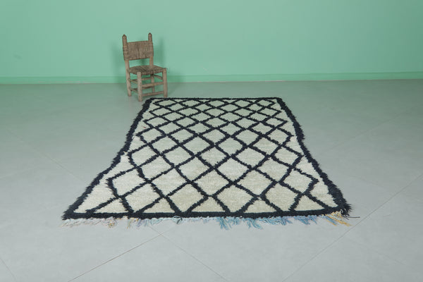 Moroccan handmade rug – 4.2 x 7.3 FT | Classic diamond pattern
