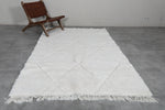 5.2 x 8.6 FT Moroccan Rug – Minimalist White Diamond Pattern