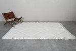 5.2 x 8.6 FT Moroccan Rug – Minimalist White Diamond Pattern