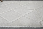 5.2 x 8.6 FT Moroccan Rug – Minimalist White Diamond Pattern