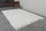 5.2 x 8.6 FT Moroccan Rug – Minimalist White Diamond Pattern