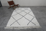 5 x 7.8 FT Moroccan Rug – Classic White with Black Diamond Pattern