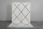 5 x 7.8 FT Moroccan Rug – Classic White with Black Diamond Pattern