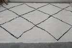 5 x 7.8 FT Moroccan Rug – Classic White with Black Diamond Pattern