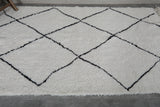 5 x 7.8 FT Moroccan Rug – Classic White with Black Diamond Pattern