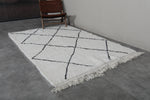 5 x 7.8 FT Moroccan Rug – Classic White with Black Diamond Pattern