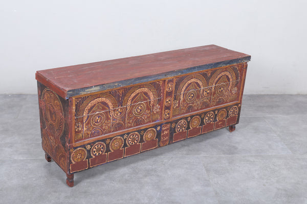 Vintage Moroccan Chest - Handcrafted Wooden Trunk with Intricate Design