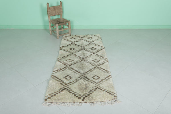 Vintage berber runner rug – 2.6 x 5.9 FT, ivory with geometric diamond pattern
