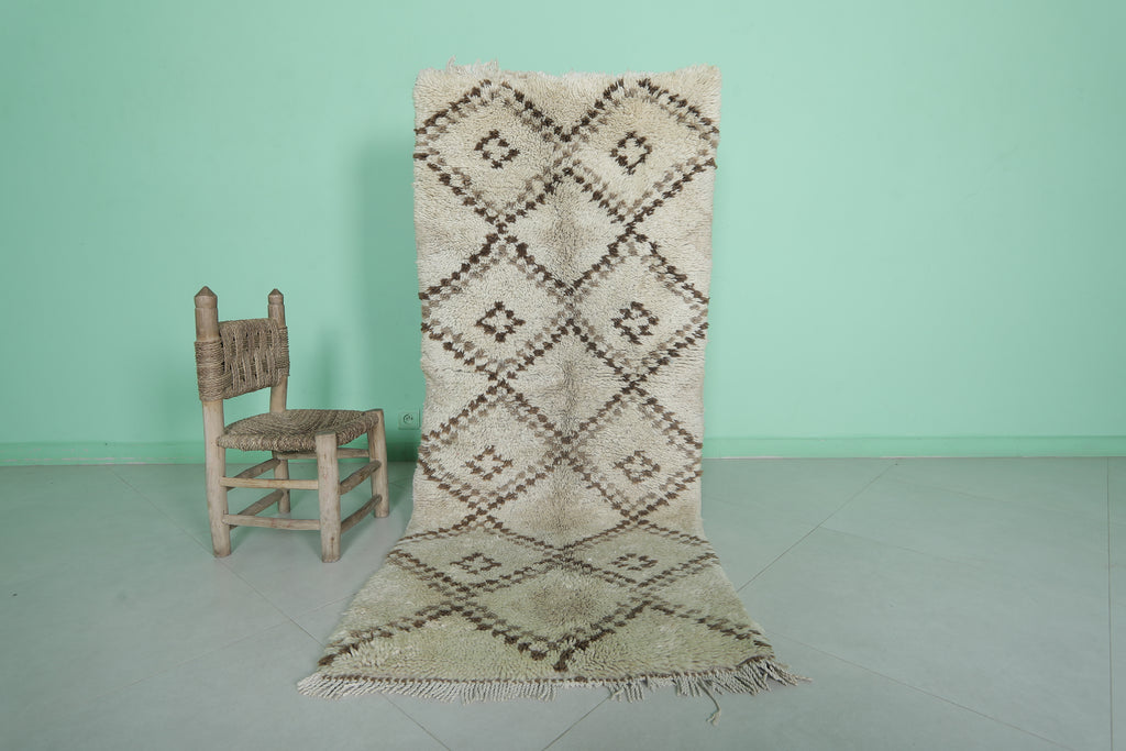 Vintage berber runner rug – 2.6 x 5.9 FT, ivory with geometric diamond pattern