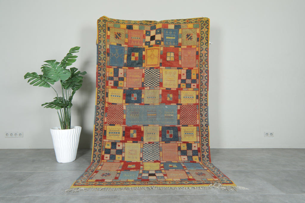 Handmade Moroccan geometric wool rug - 4.9 ft x 8.7 ft