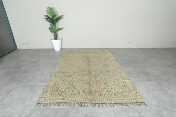 Moroccan Wool rug with beige base and soft geometric accents - 5.7 ft x 8.2 ft
