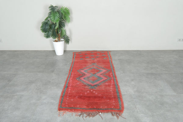 Vintage Moroccan red wool rug - Diamond pattern - 2.6 ft x 6.4 ft