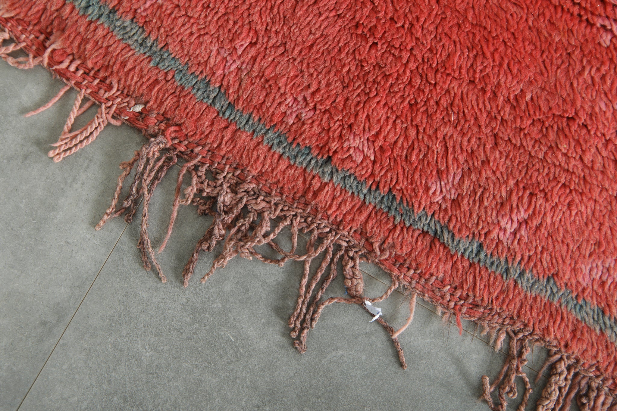 Vintage Moroccan red wool rug - Diamond pattern - 2.6 ft x 6.4 ft ...