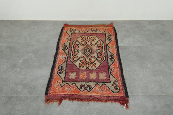 Small vintage & geometric Moroccan rug - 2.1 ft x 3.3 ft