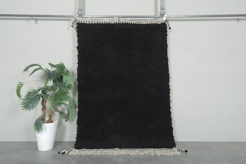 Midnight Black Moroccan Wool Rug – 4.6 x 7.2 ft Handwoven Minimalist Style