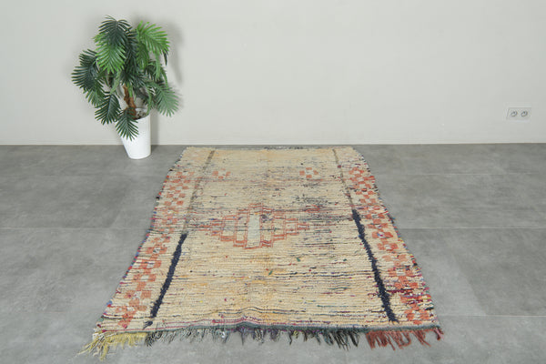 Traditional beige Moroccan rug - 4.3 ft x 5.5 ft