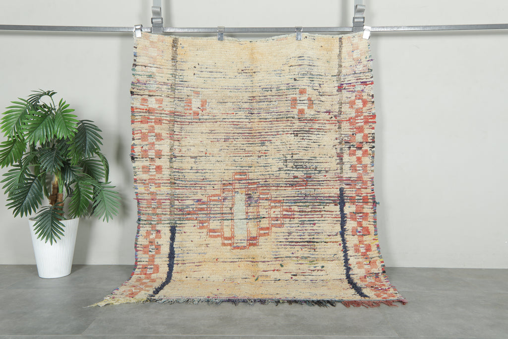 Traditional beige Moroccan rug - 4.3 ft x 5.5 ft