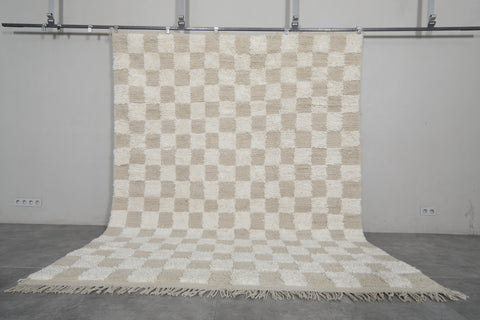 Checkered Moroccan Rug 7.9 X 9.8 FT - Beige and White Pattern