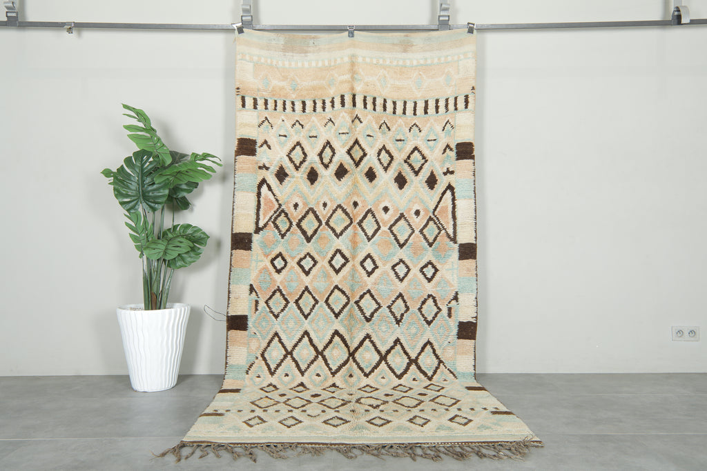 Geometric Moroccan handwoven wool rug - 4.7 ft x 9.5 ft