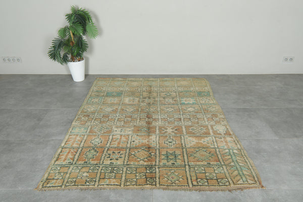 Handwoven vintage Moroccan geometric rug - 5.4 ft x 6.8 ft