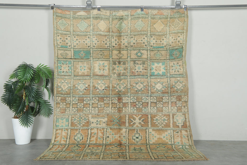 Handwoven vintage Moroccan geometric rug - 5.4 ft x 6.8 ft